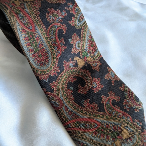 Charwood Davidsons of Virginia Silk Necktie - Picture 2 of 10